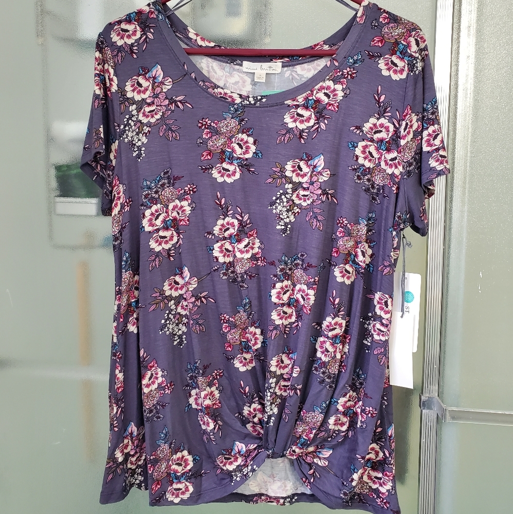 💕🌺 NWT Front Knot Knit Top 🌺💕